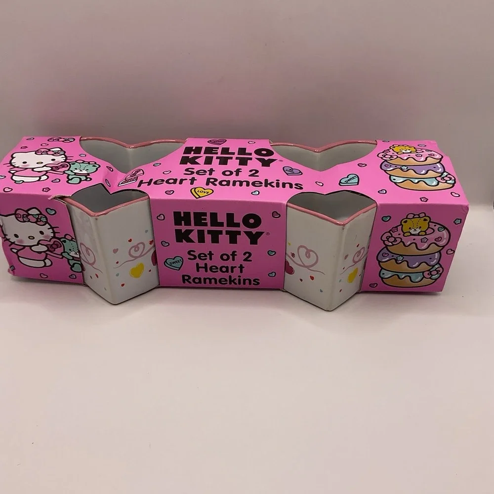 Hello Kitty by Sanrio NWT Set of 2 Heart Ramekins Dishware Oven Safe up to‎ 400